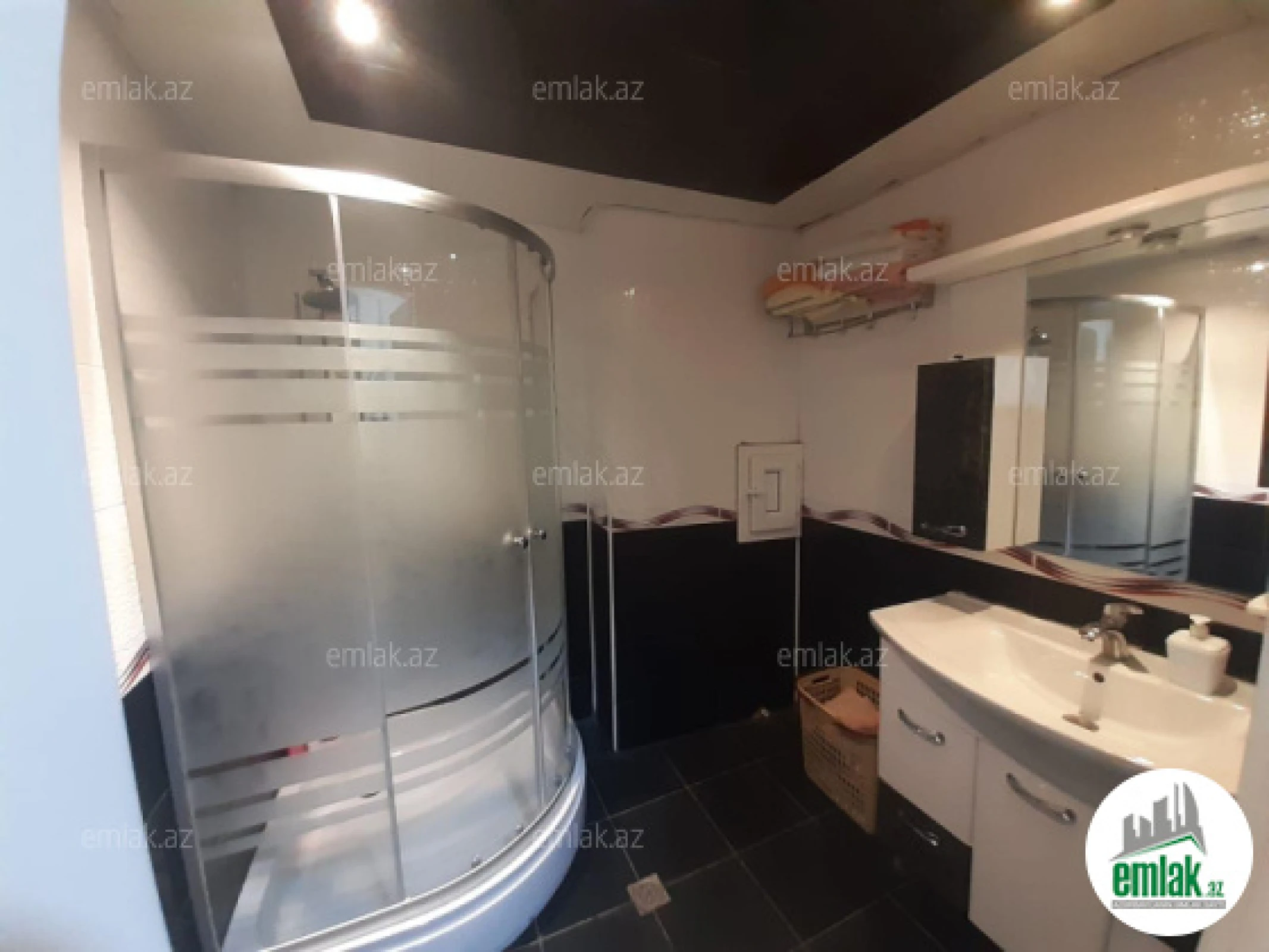 Satılır 3 otaqlı yeni tikili 135 m²