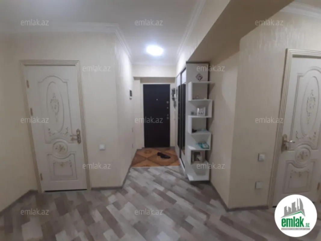 Satılır 3 otaqlı yeni tikili 135 m²