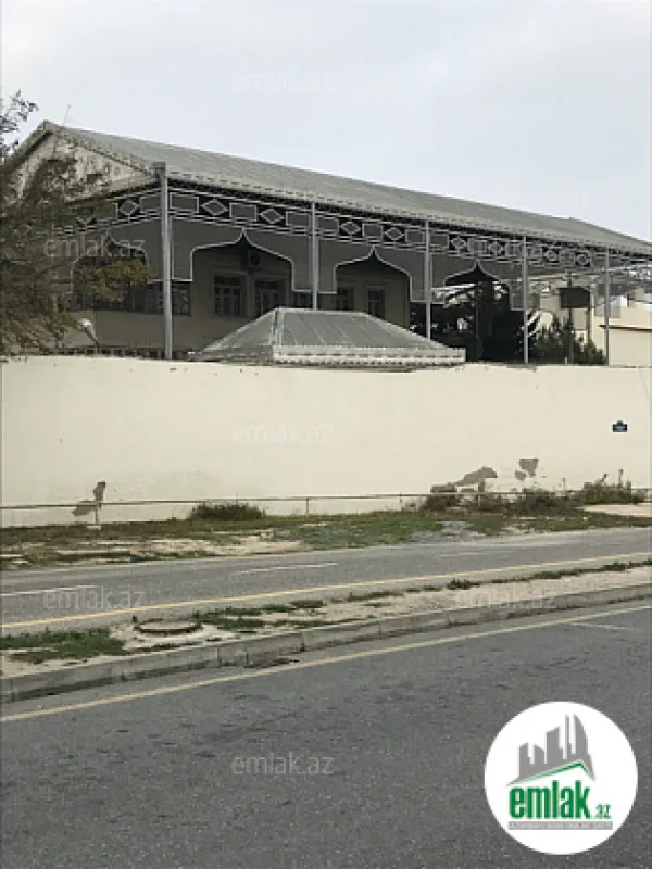 Satılır 8 otaqlı həyət evi 1831 m²