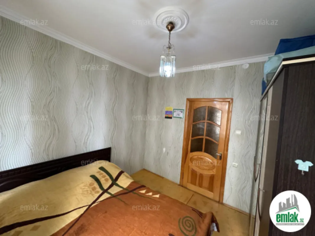 Satılır 3 otaqlı köhnə tikili 70 m²