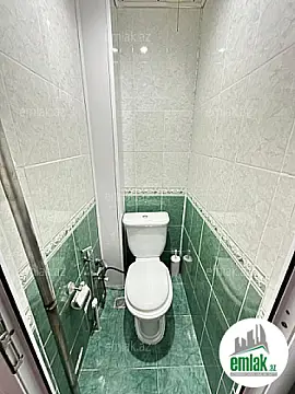 Satılır 3 otaqlı köhnə tikili 70 m²