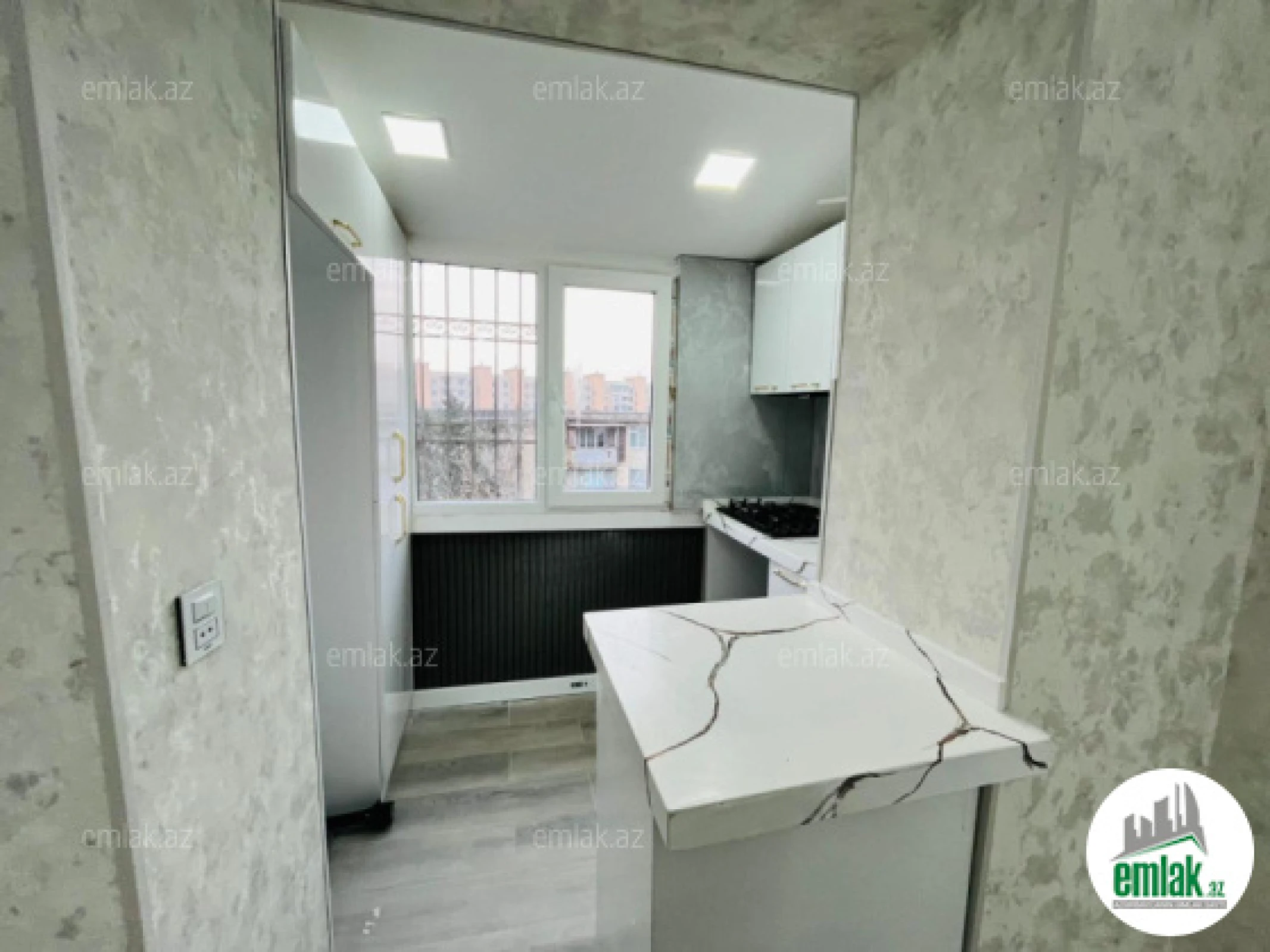 Satılır 2 otaqlı köhnə tikili 35 m²