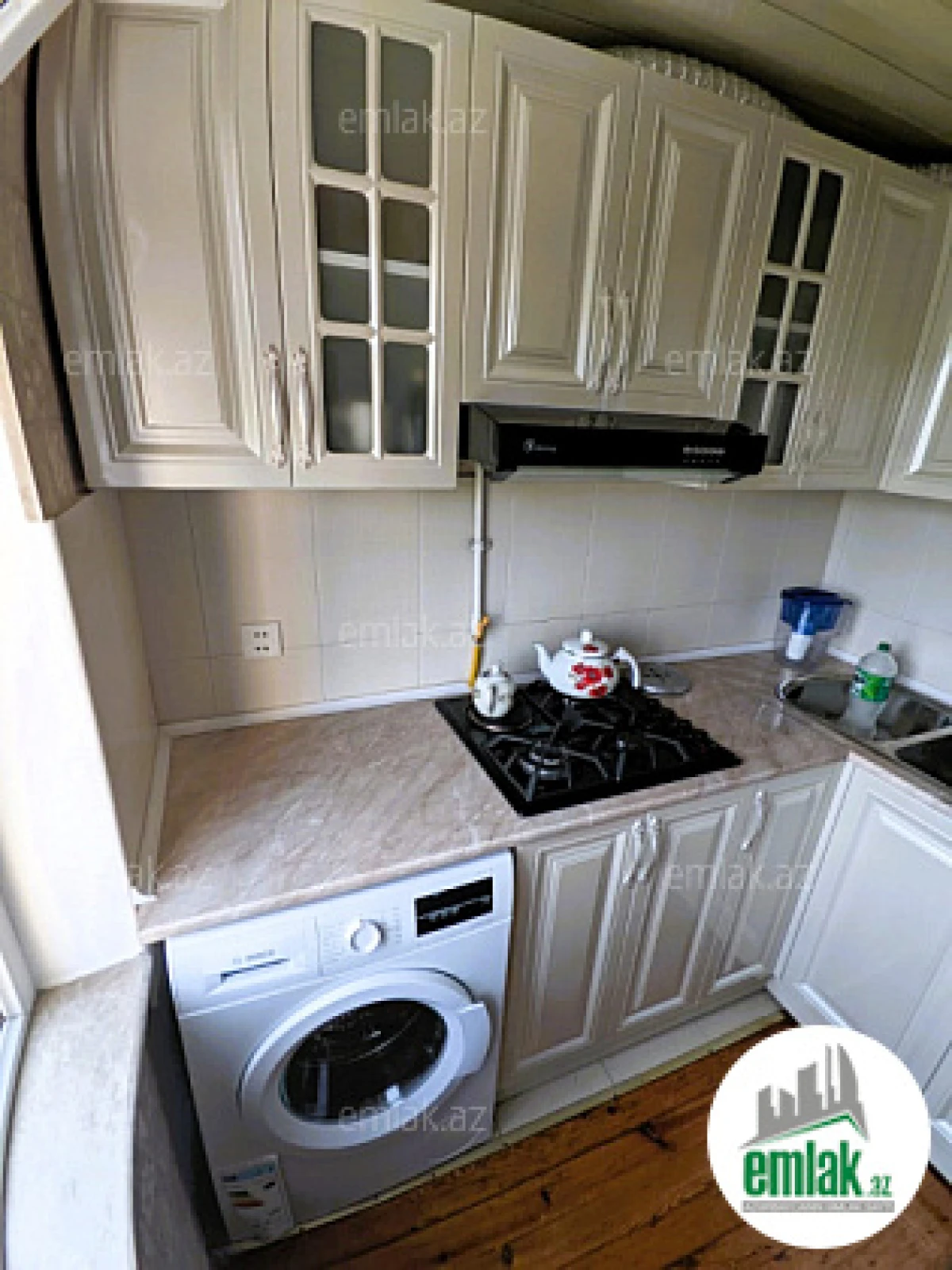 Satılır 4 otaqlı köhnə tikili 100 m²