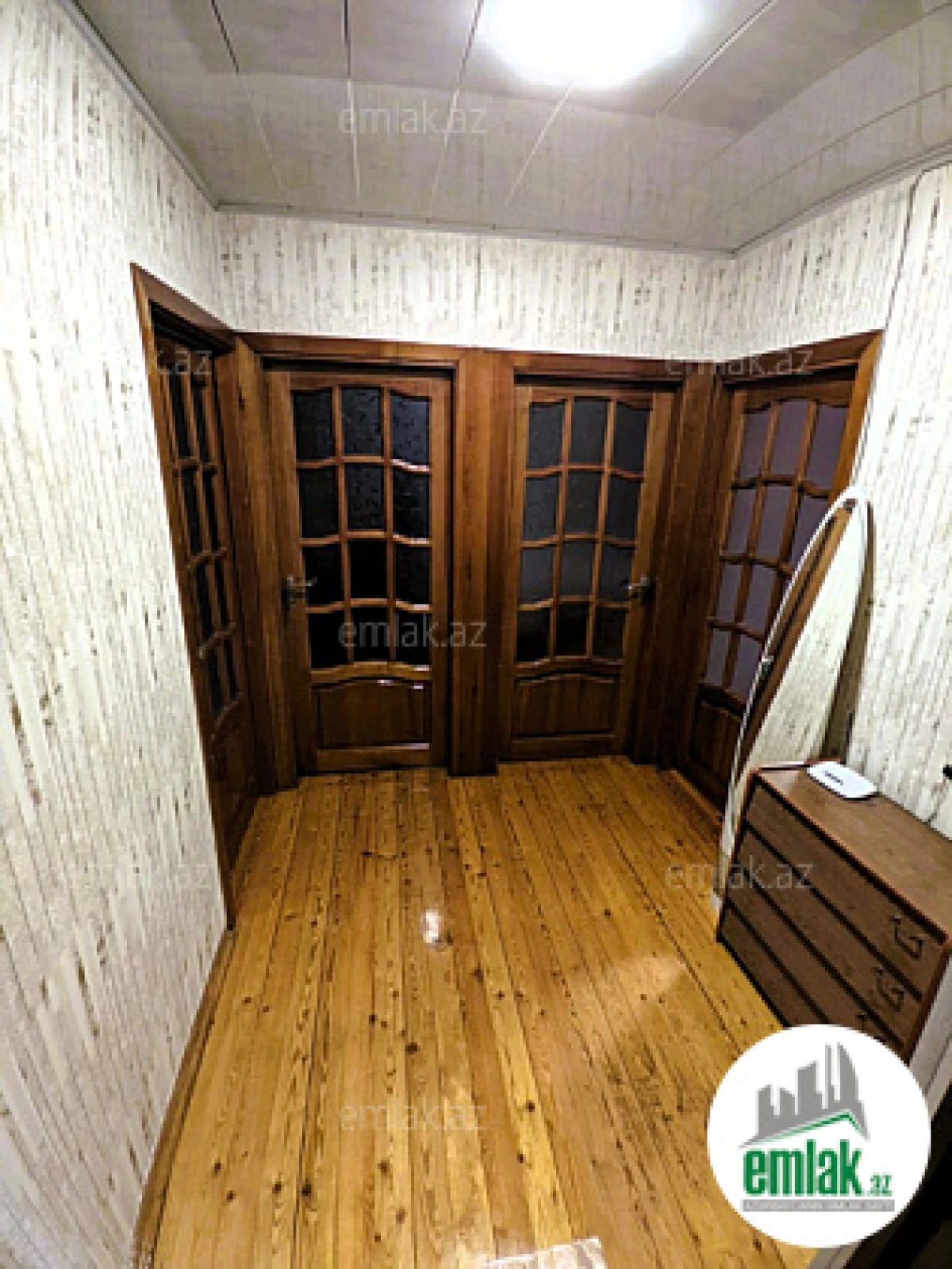 Satılır 4 otaqlı köhnə tikili 100 m²