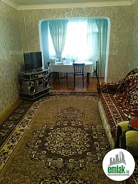Satılır 4 otaqlı köhnə tikili 100 m²