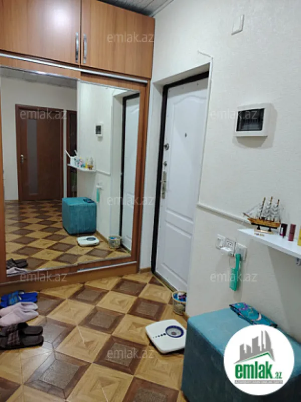 Satılır 4 otaqlı köhnə tikili 80 m²