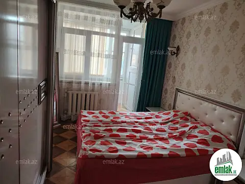 Satılır 4 otaqlı köhnə tikili 80 m²