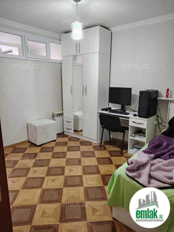 Satılır 4 otaqlı köhnə tikili 80 m²