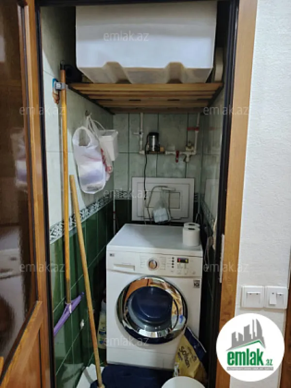 Satılır 4 otaqlı köhnə tikili 80 m²