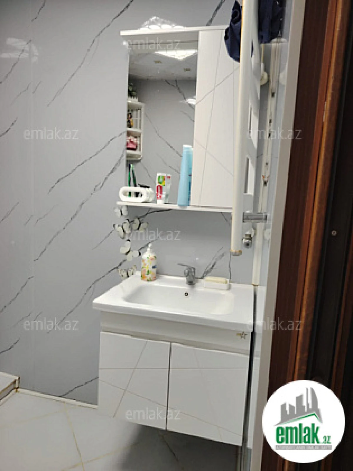 Satılır 4 otaqlı köhnə tikili 80 m²