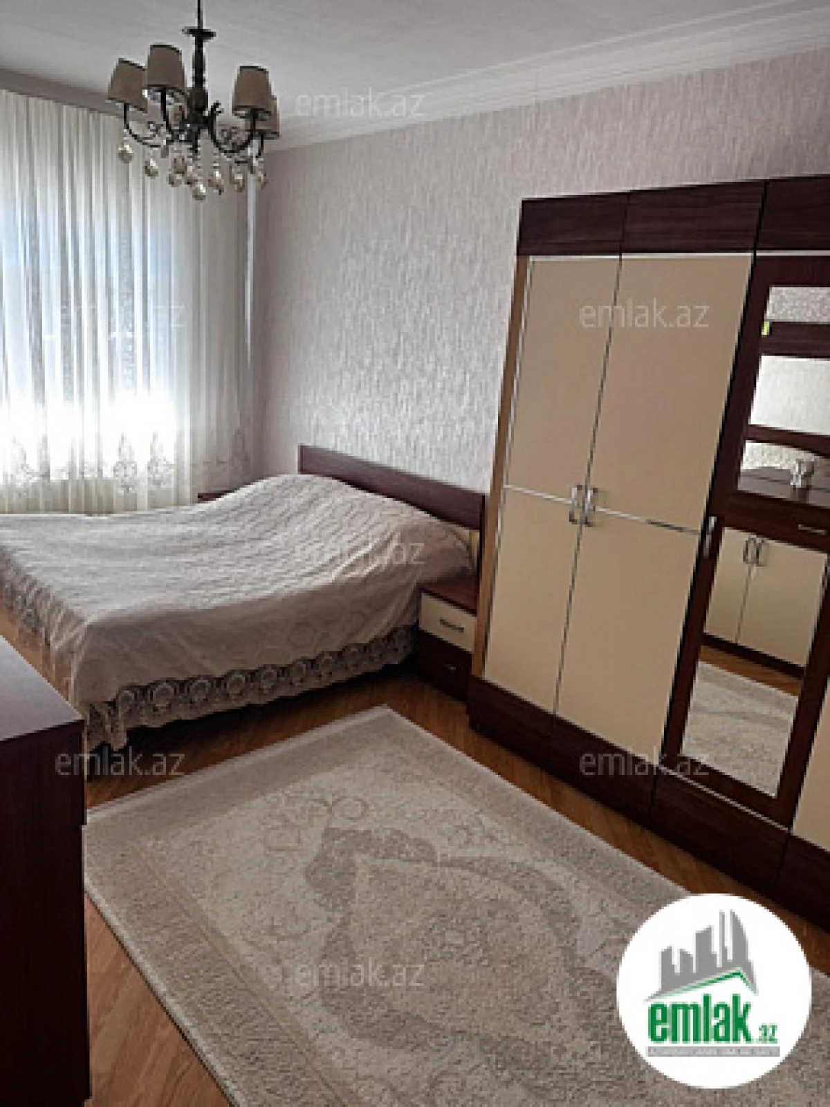 Satılır 4 otaqlı köhnə tikili 110 m²