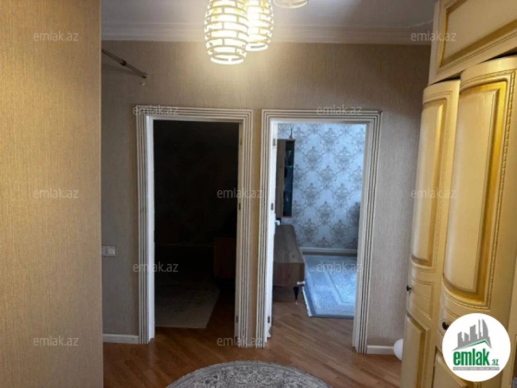 Satılır 4 otaqlı köhnə tikili 110 m²