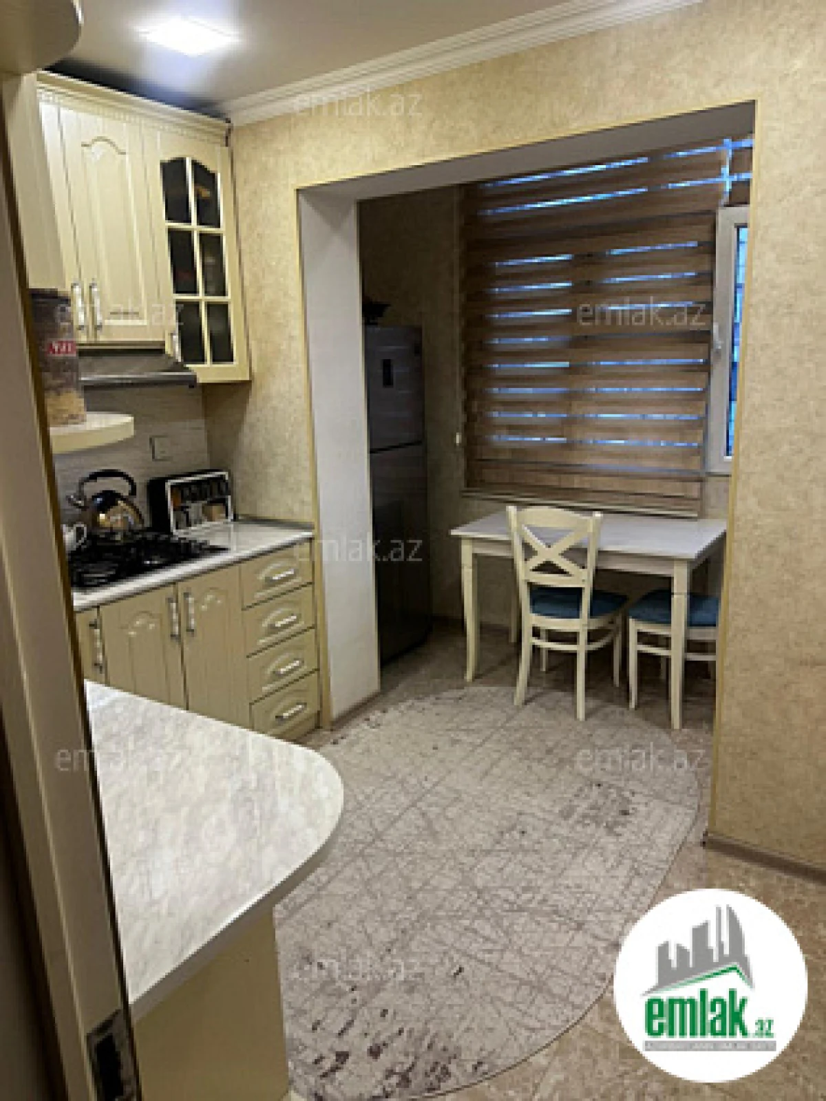 Satılır 4 otaqlı köhnə tikili 110 m²