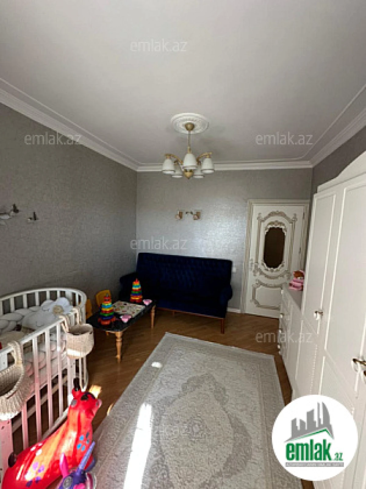 Satılır 4 otaqlı köhnə tikili 110 m²