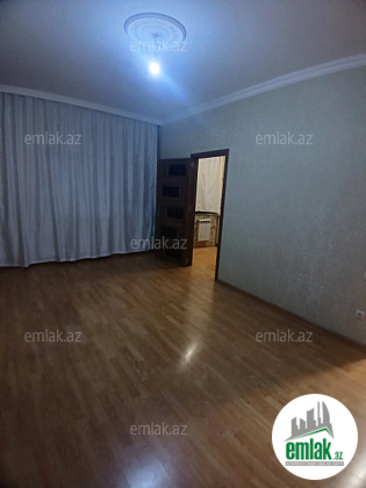 Satılır 2 otaqlı köhnə tikili 64 m²