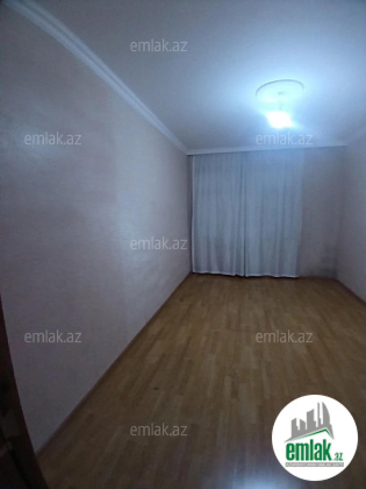 Satılır 2 otaqlı köhnə tikili 64 m²