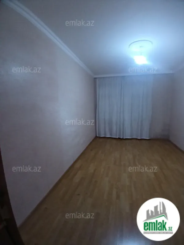 Satılır 2 otaqlı köhnə tikili 64 m²