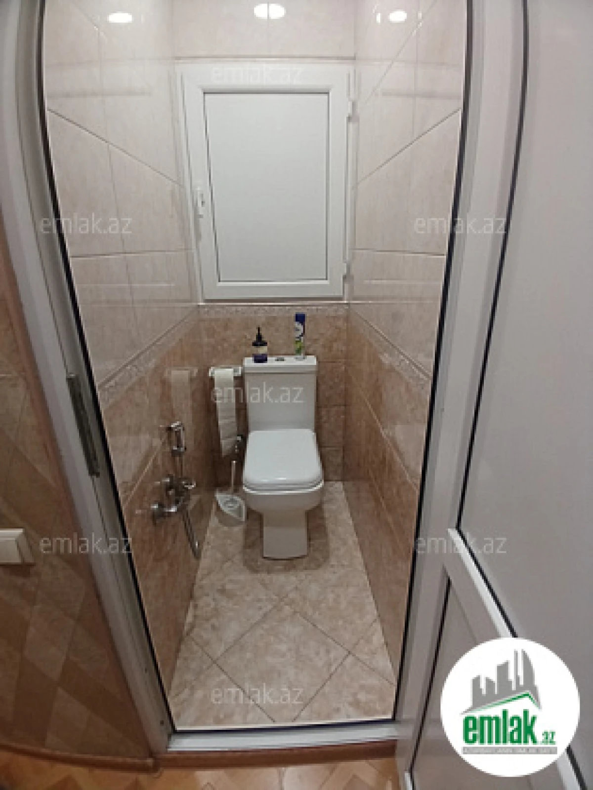 Satılır 2 otaqlı köhnə tikili 64 m²