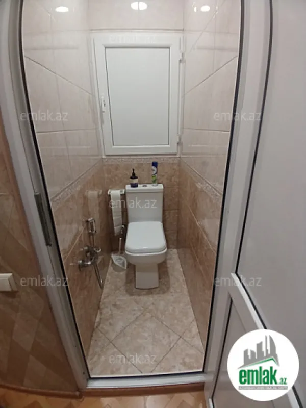 Satılır 2 otaqlı köhnə tikili 64 m²