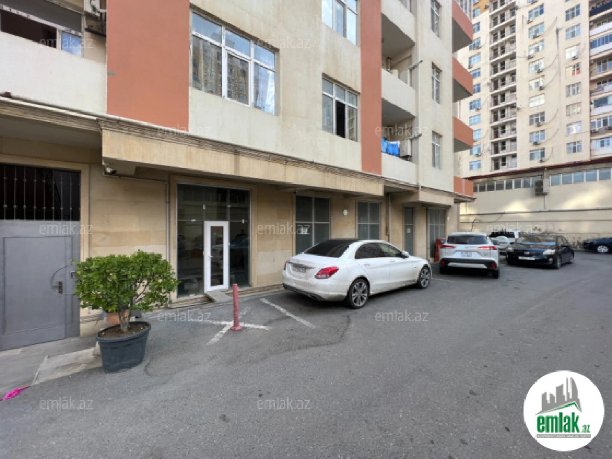 Satılır 1 otaqlı obyekt 110 m²