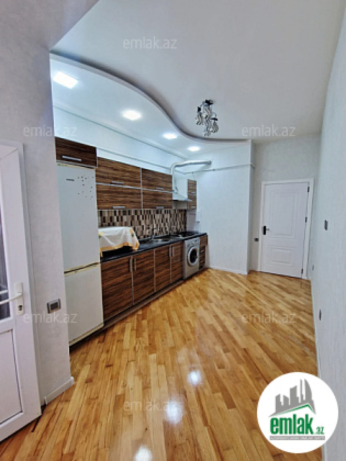 Satılır 2 otaqlı yeni tikili 60 m²