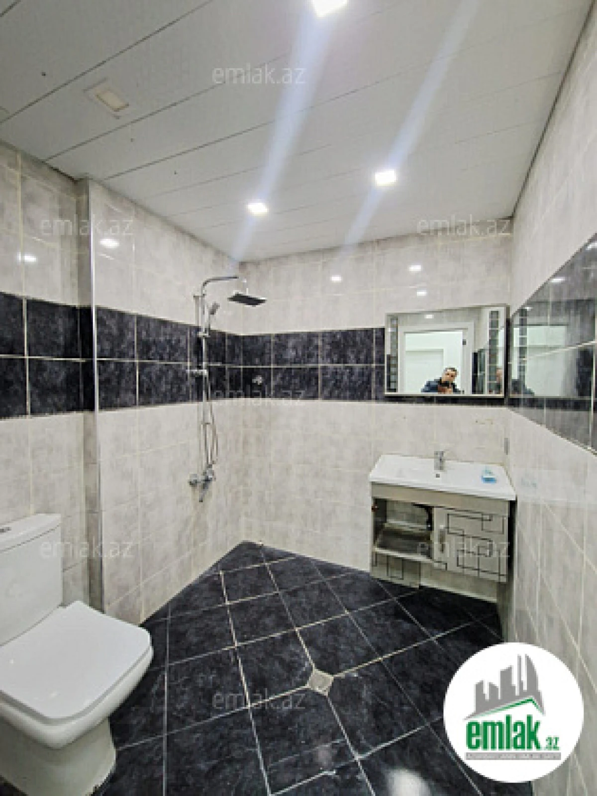 Satılır 2 otaqlı yeni tikili 60 m²