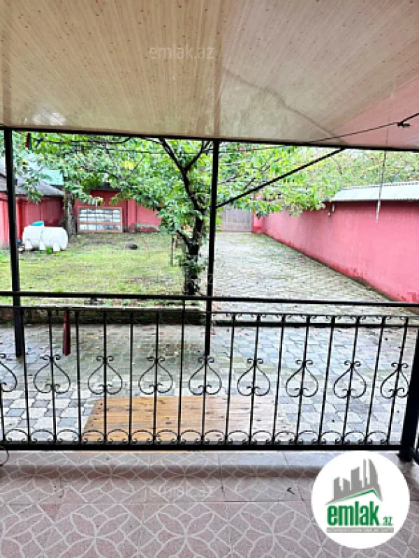 Satılır 6 otaqlı mənzil 140 m²