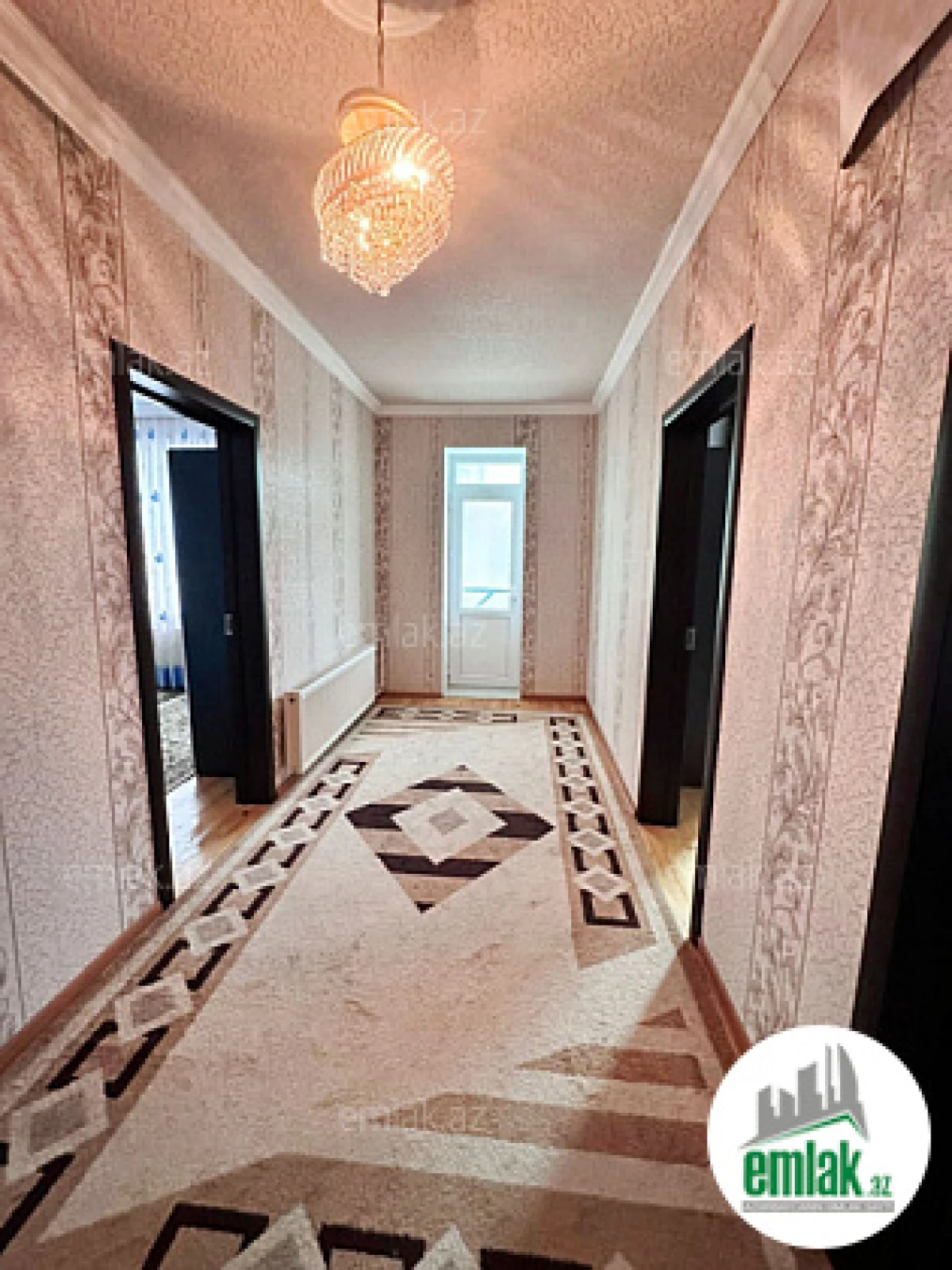Satılır 6 otaqlı mənzil 140 m²