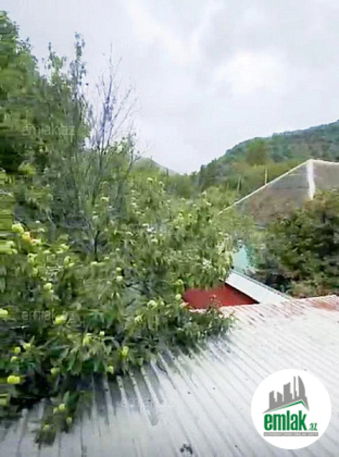 Satılır 6 otaqlı mənzil 140 m²