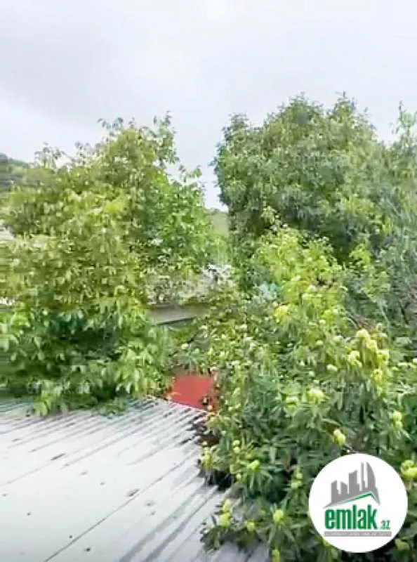 Satılır 6 otaqlı mənzil 140 m²