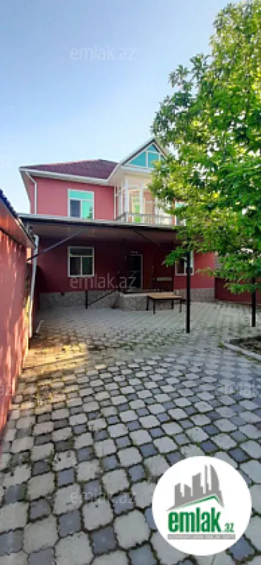 Satılır 6 otaqlı mənzil 140 m²