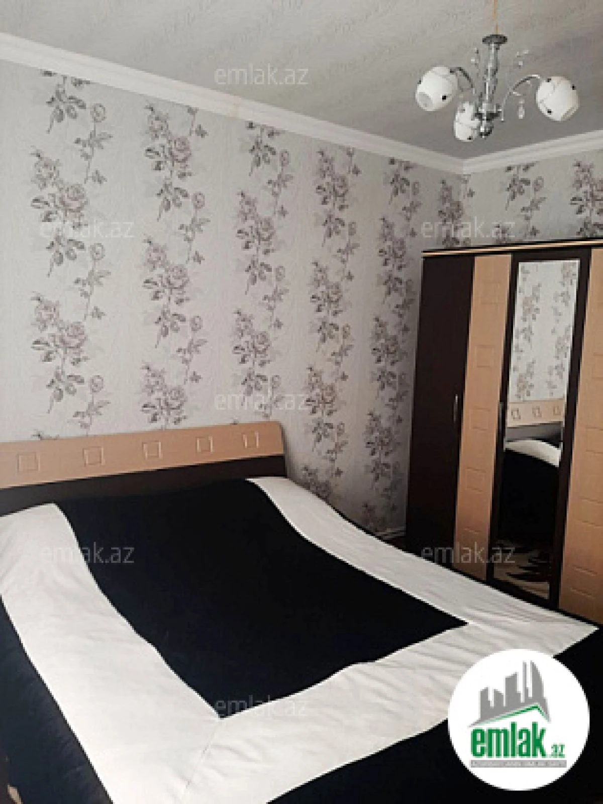 Satılır 6 otaqlı mənzil 140 m²