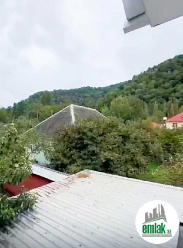 Satılır 6 otaqlı mənzil 140 m²