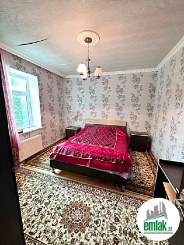 Satılır 6 otaqlı mənzil 140 m²