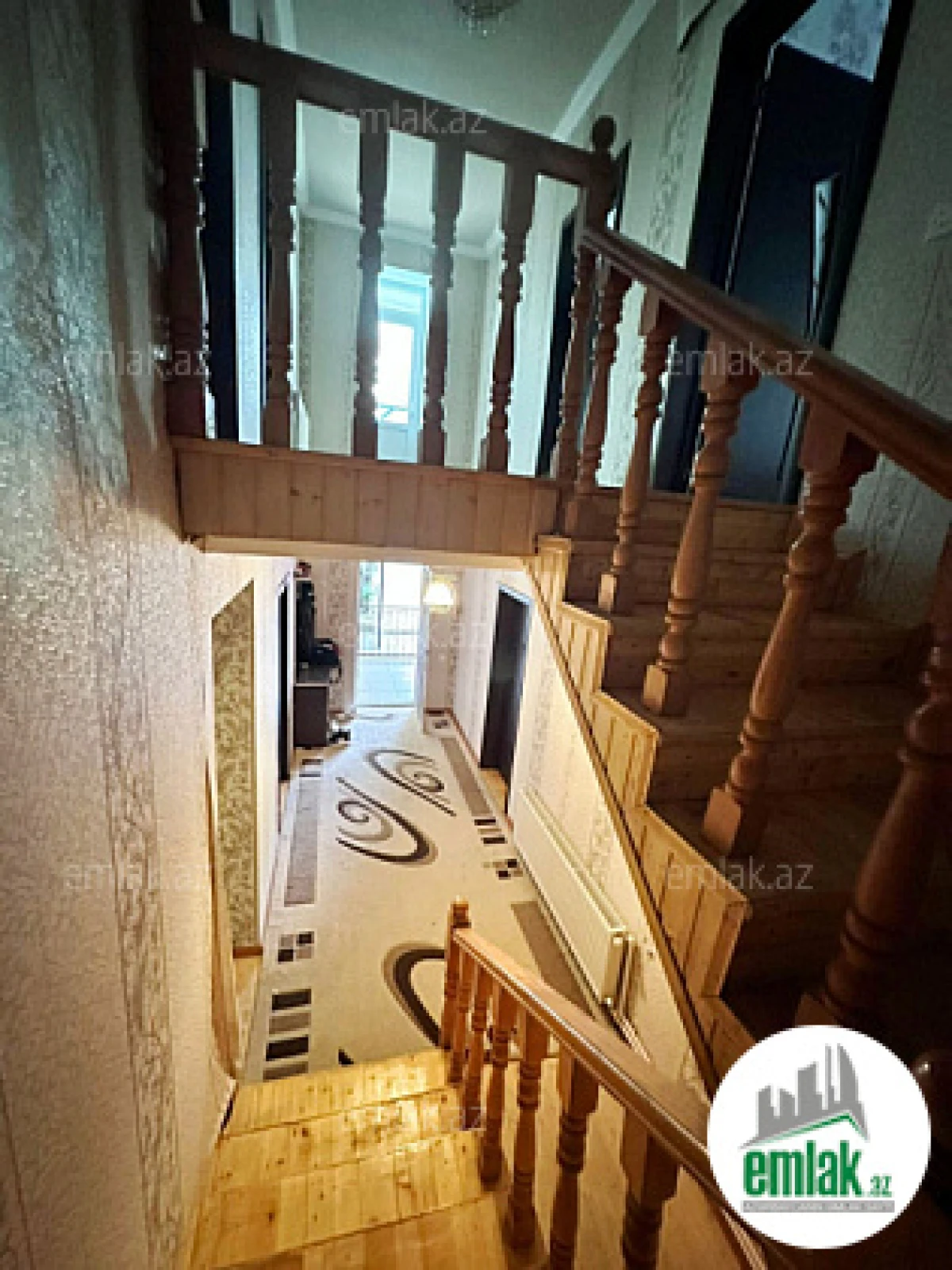 Satılır 6 otaqlı mənzil 140 m²