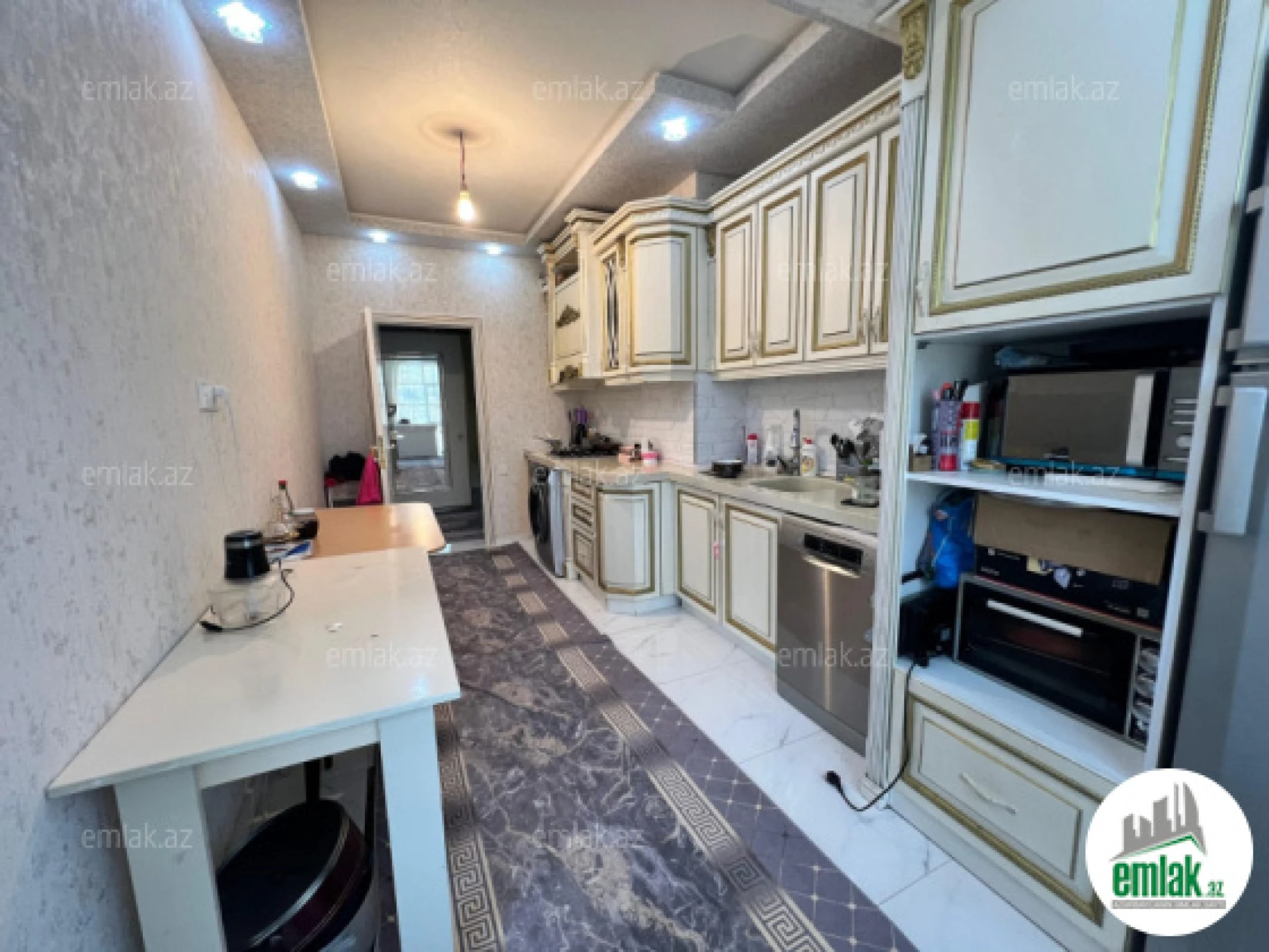 Satılır 3 otaqlı yeni tikili 120 m²