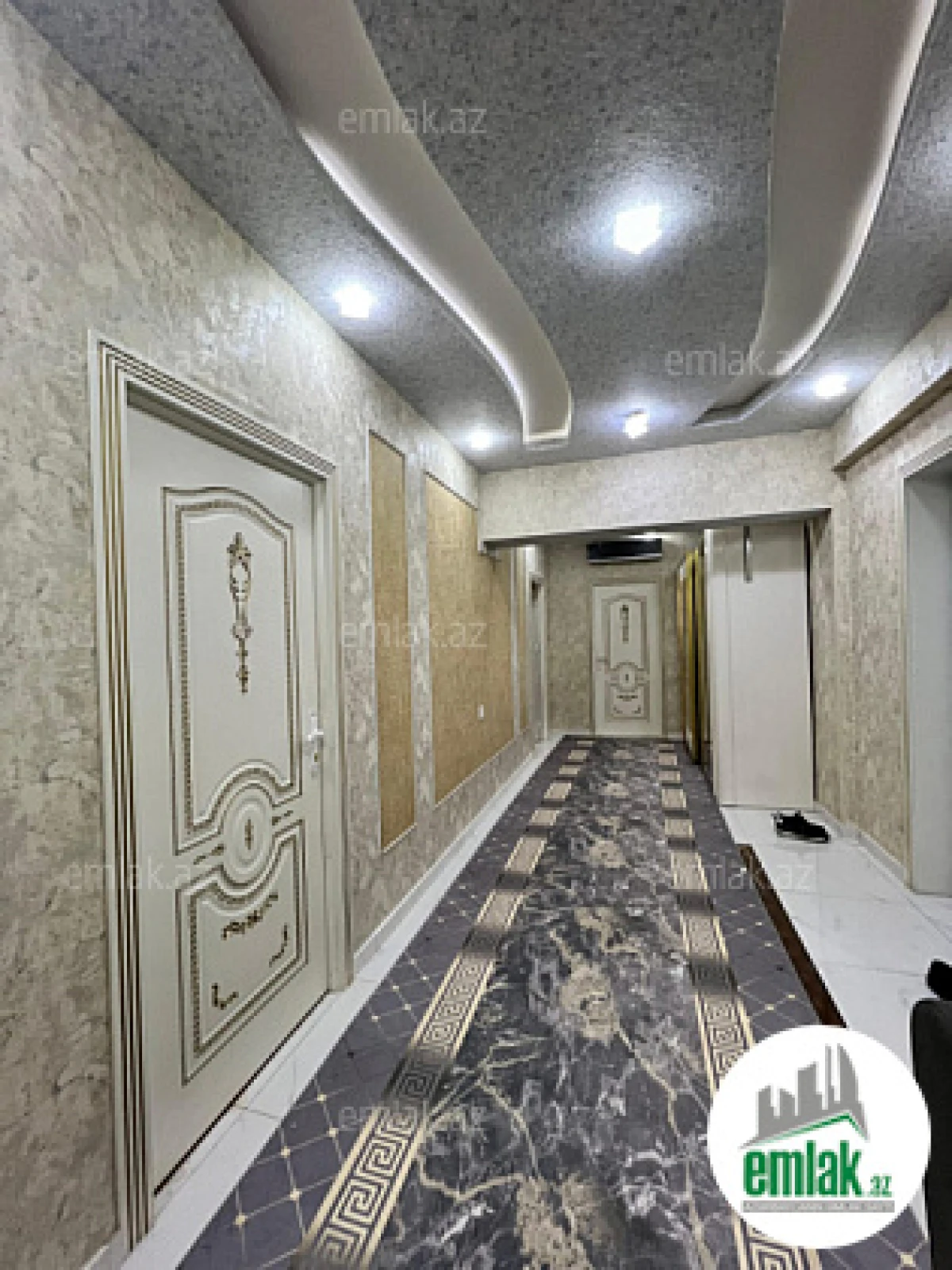 Satılır 3 otaqlı yeni tikili 120 m²
