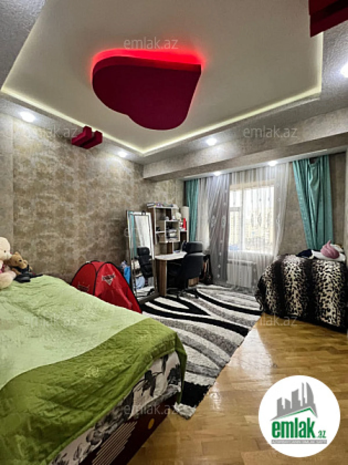 Satılır 3 otaqlı yeni tikili 120 m²