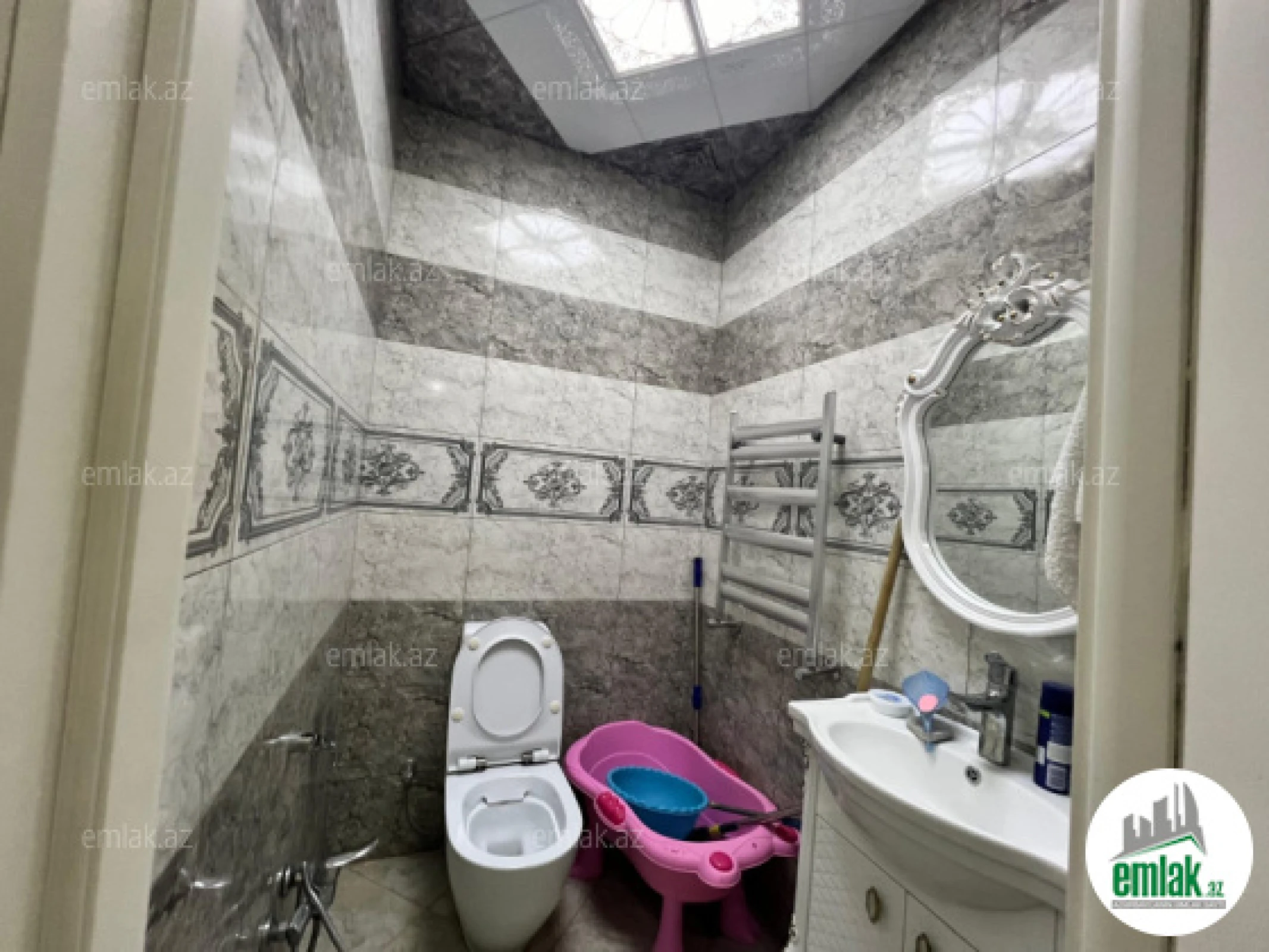 Satılır 3 otaqlı yeni tikili 120 m²