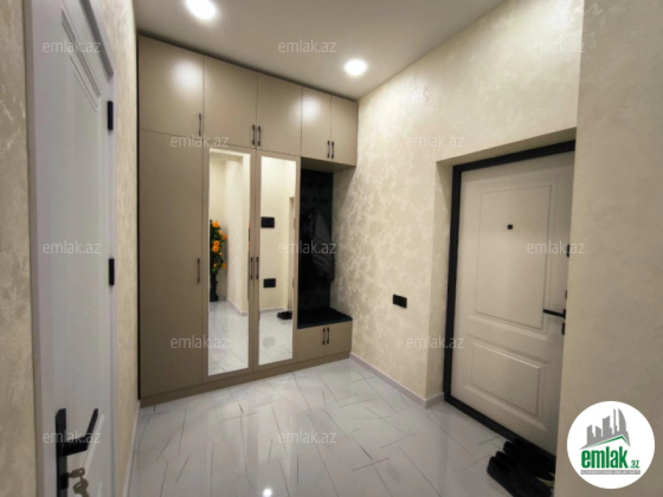 Satılır 3 otaqlı yeni tikili 100 m²