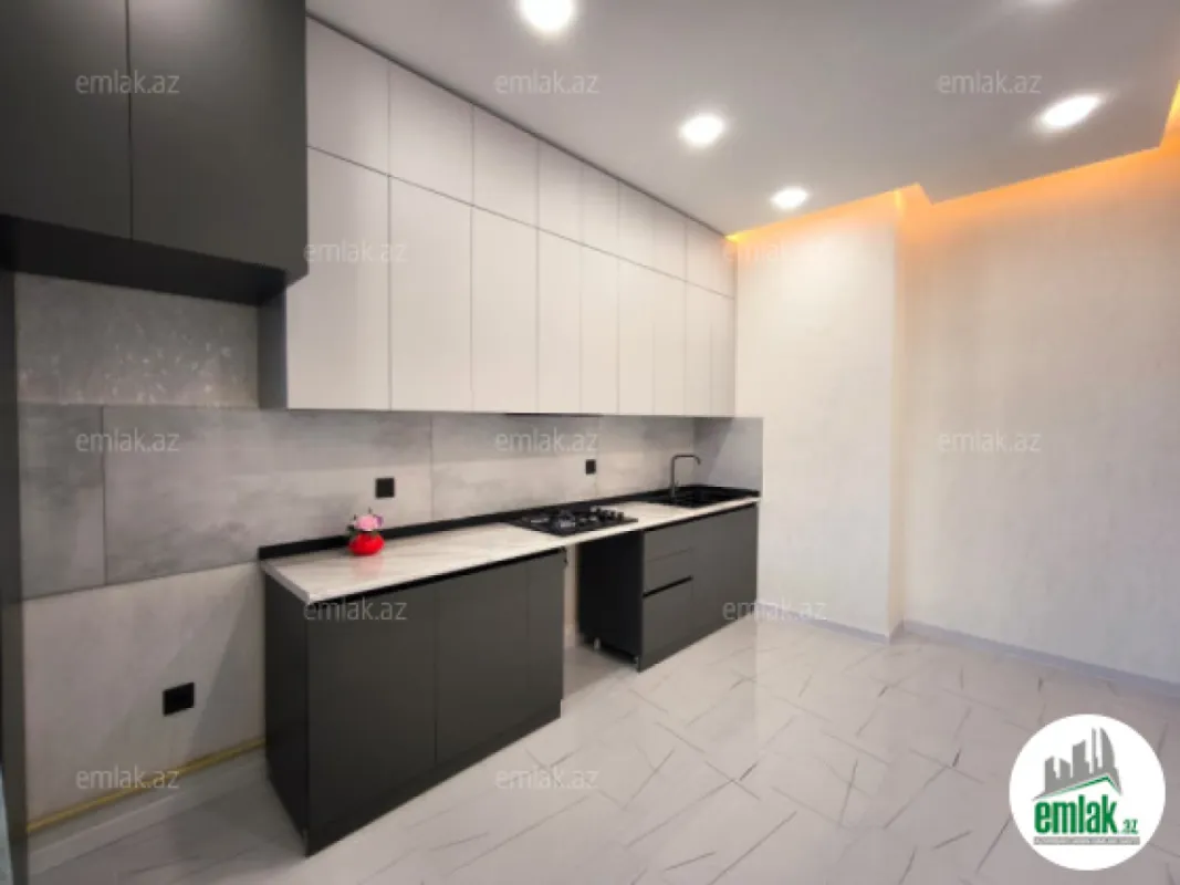 Satılır 3 otaqlı yeni tikili 100 m²