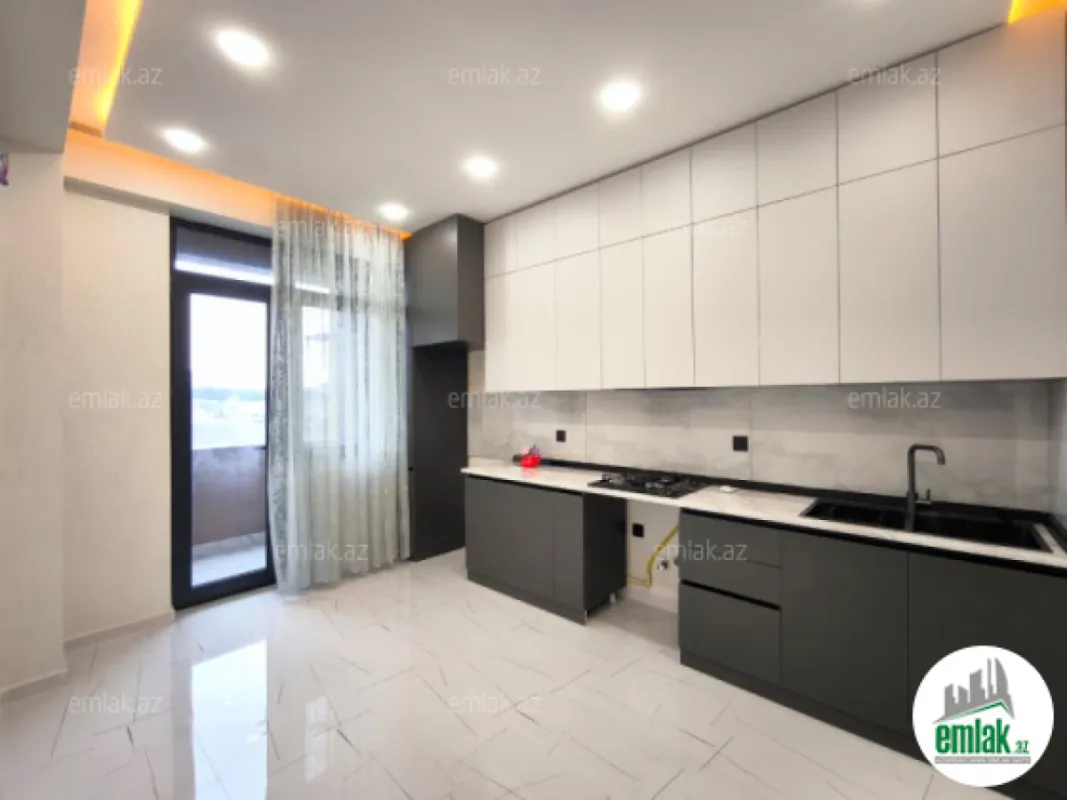 Satılır 3 otaqlı yeni tikili 100 m²