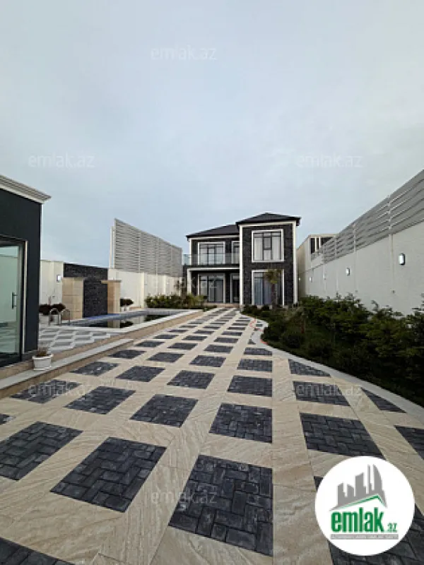 Satılır 5 otaqlı mənzil 200 m²