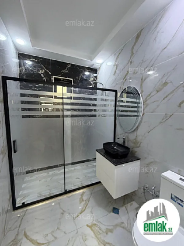 Satılır 5 otaqlı mənzil 200 m²