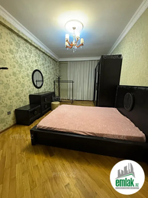 Satılır 3 otaqlı yeni tikili 125 m²