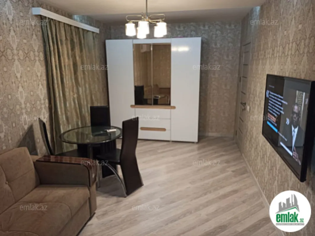 Satılır 1 otaqlı köhnə tikili 45 m²