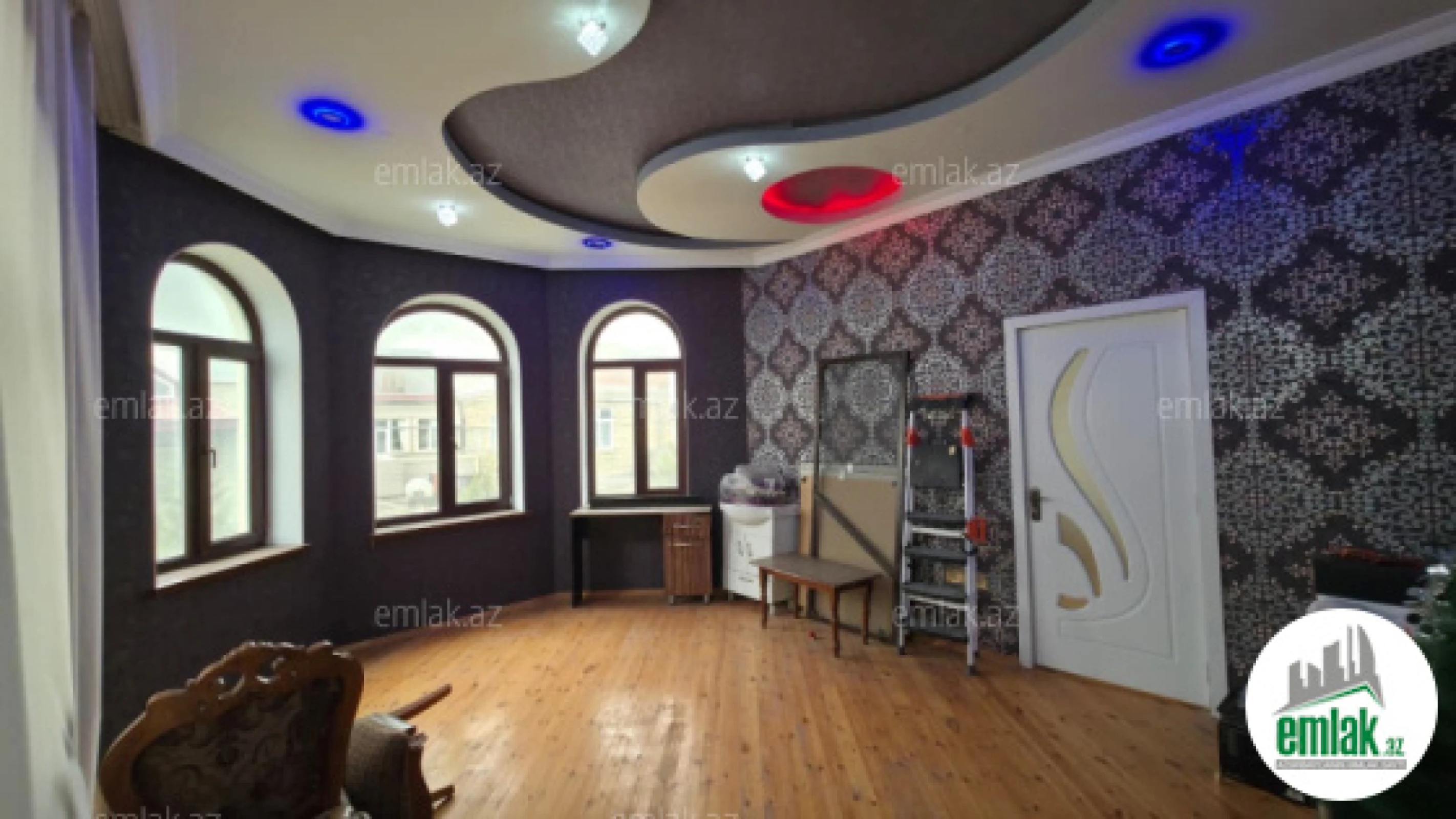 Satılır 6 otaqlı həyət evi 480 m²