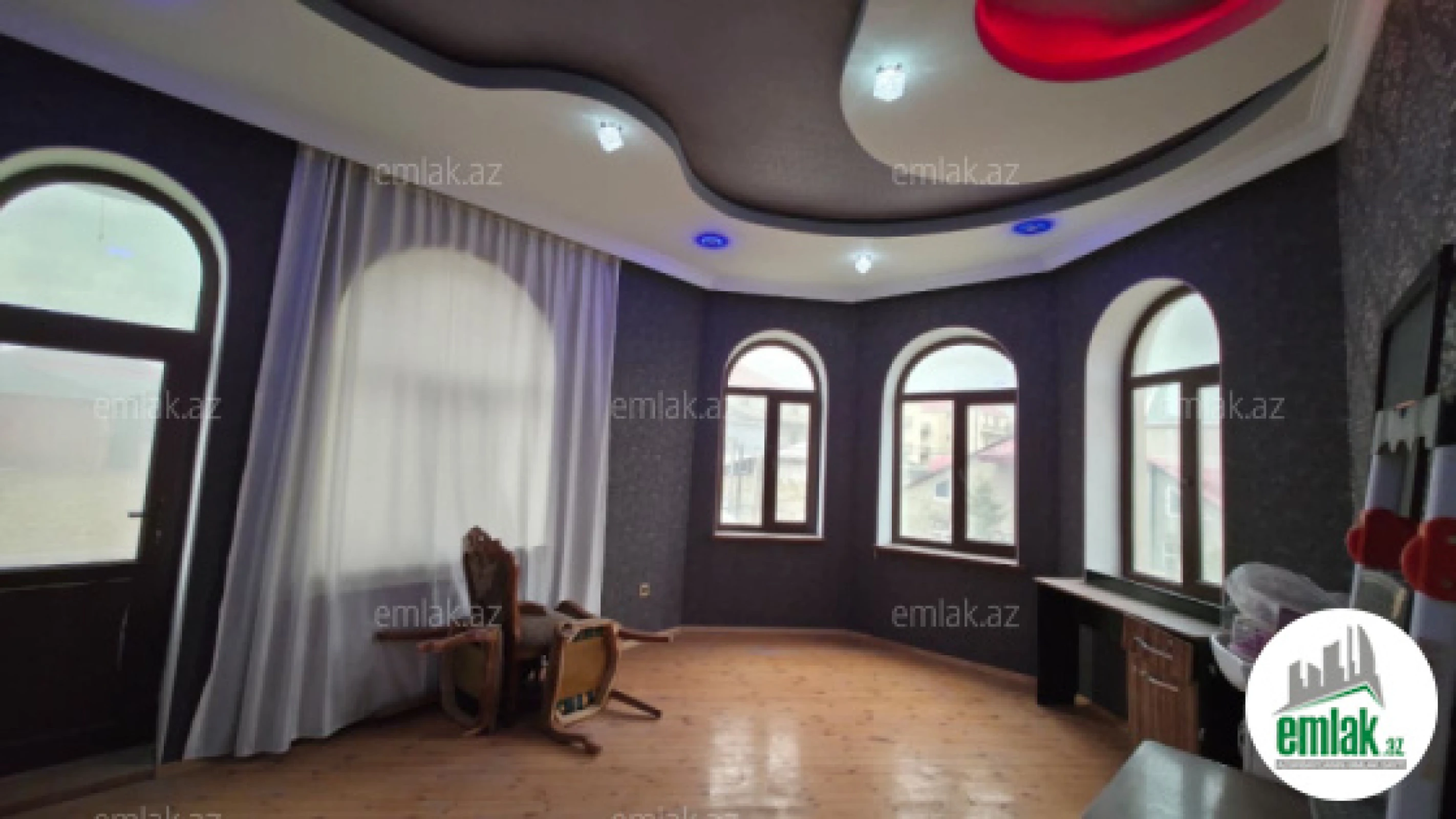 Satılır 6 otaqlı həyət evi 480 m²