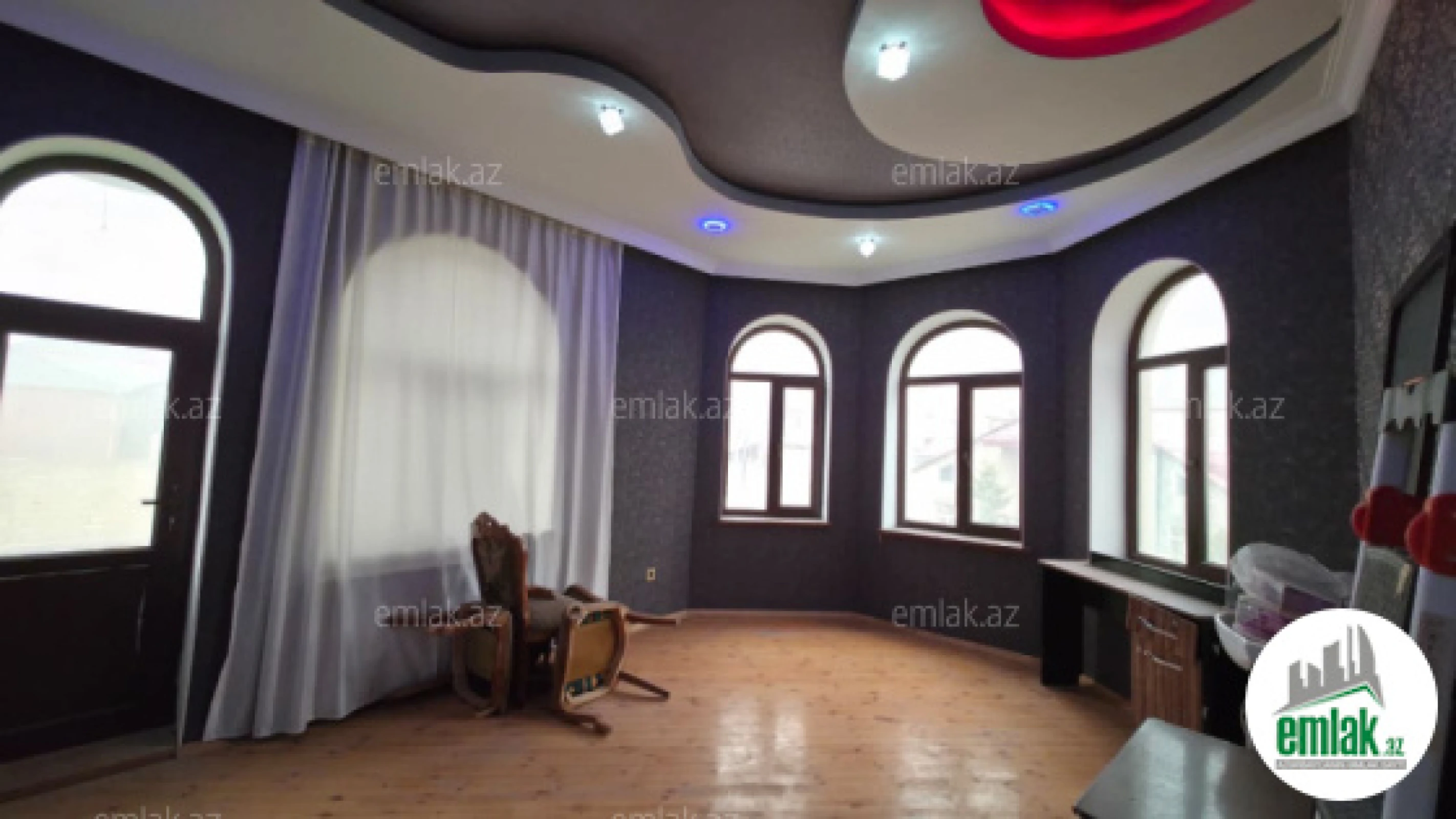 Satılır 6 otaqlı həyət evi 480 m²