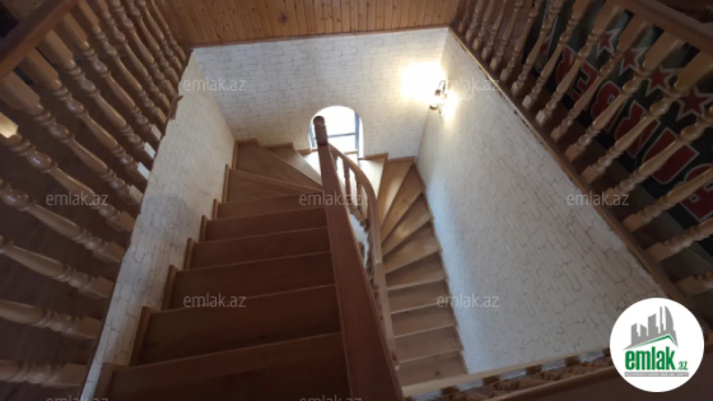 Satılır 6 otaqlı həyət evi 480 m²